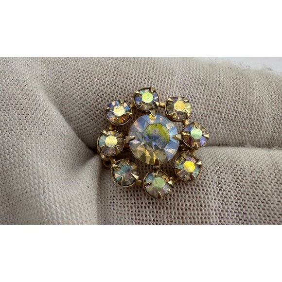 Beautiful Vintage Gold Tone Flower Shaped Aurora Borealis Rhinestone Pin - Picture 12 of 16
